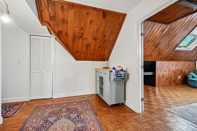 325 Mammoth Rd 3, Lowell, MA 01854