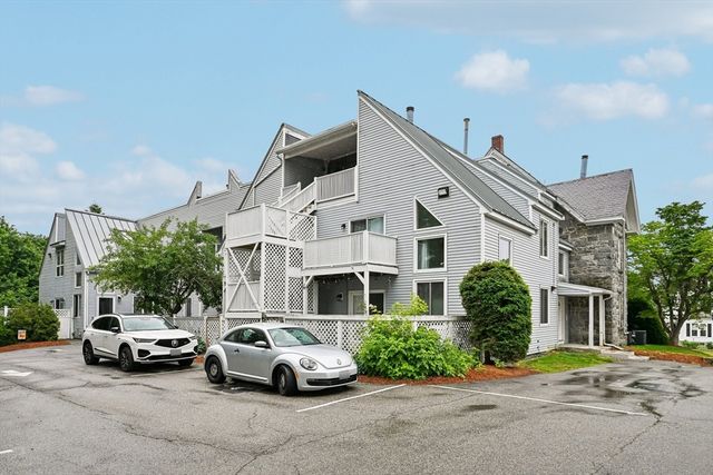 325 Mammoth Rd 3, Lowell, MA 01854