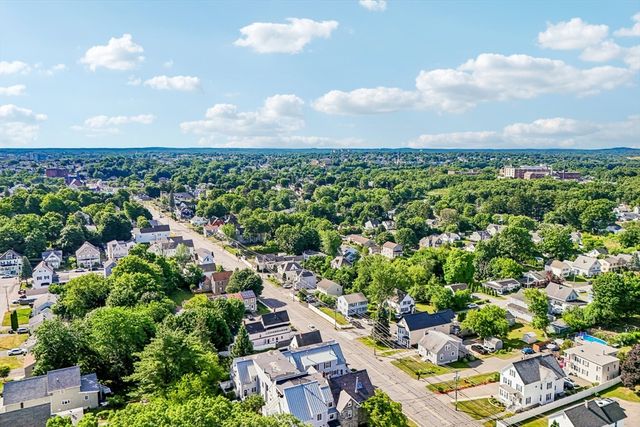325 Mammoth Rd 3, Lowell, MA 01854