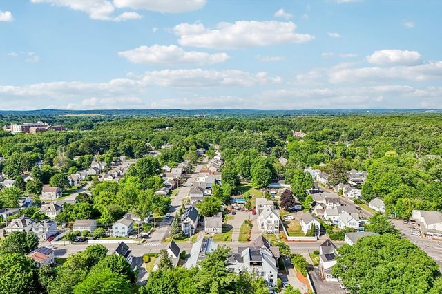 325 Mammoth Rd 3, Lowell, MA 01854