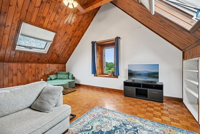 325 Mammoth Rd 3, Lowell, MA 01854
