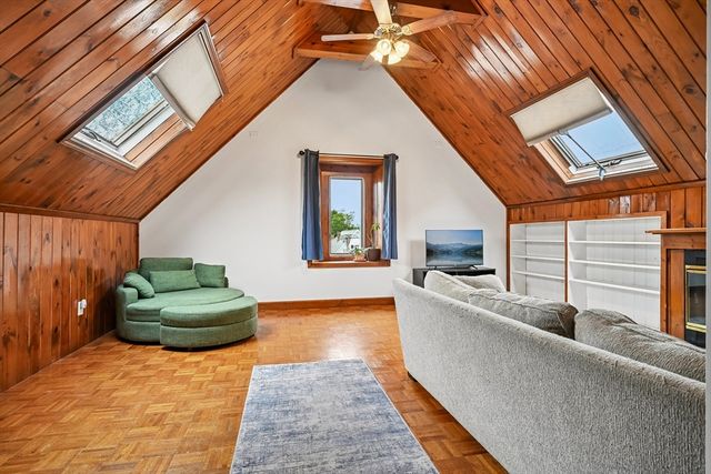 325 Mammoth Rd 3, Lowell, MA 01854