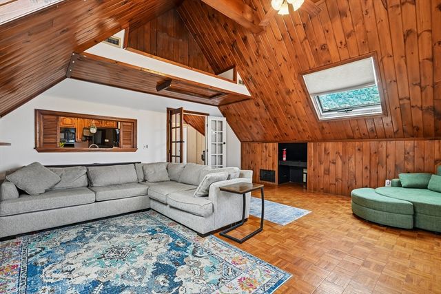 325 Mammoth Rd 3, Lowell, MA 01854