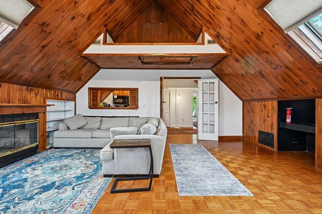 325 Mammoth Rd 3, Lowell, MA 01854
