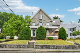 325 Mammoth Rd 3, Lowell, MA 01854