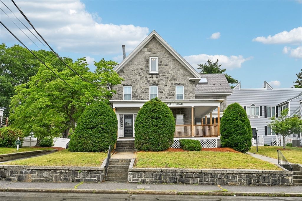 325 Mammoth Rd 3, Lowell, MA 01854