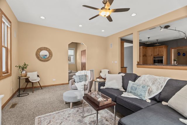 2236 Ridge Avenue, Evanston, IL 60201