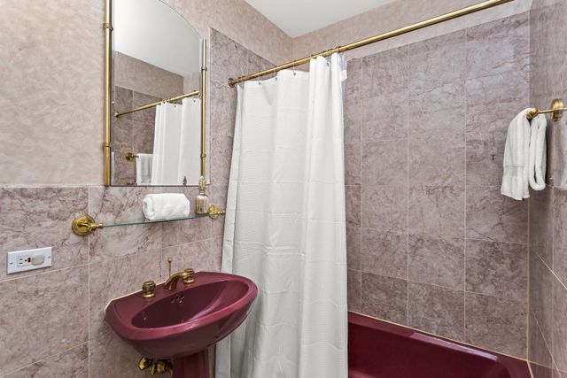 2236 Ridge Avenue, Evanston, IL 60201