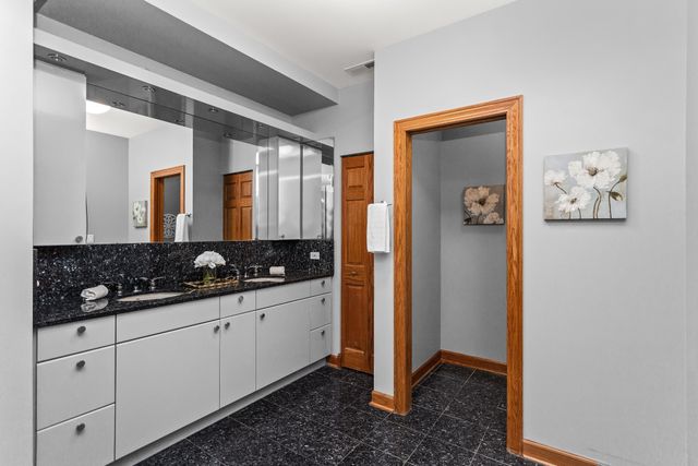 2236 Ridge Avenue, Evanston, IL 60201