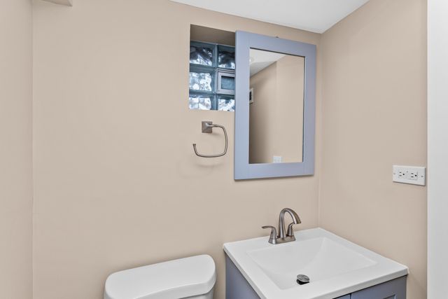 2236 Ridge Avenue, Evanston, IL 60201