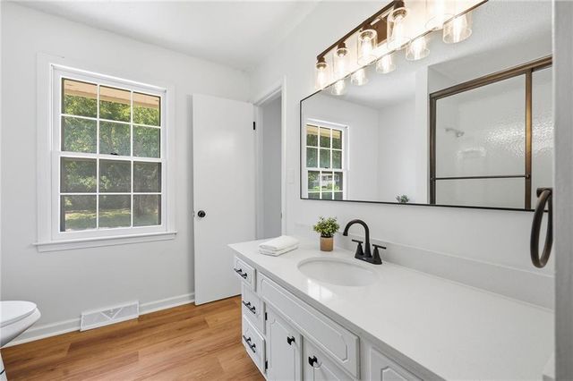 8815 N Grand Avenue, Kansas City, MO 64155