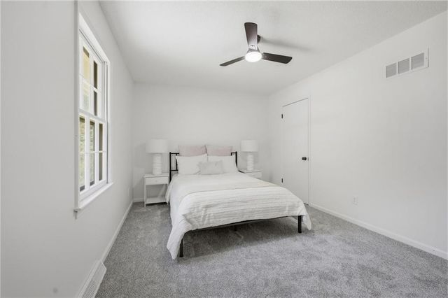 8815 N Grand Avenue, Kansas City, MO 64155