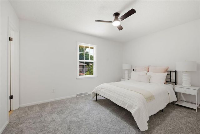 8815 N Grand Avenue, Kansas City, MO 64155