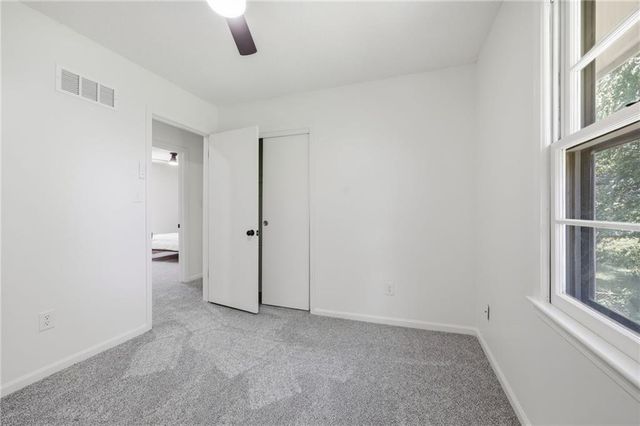 8815 N Grand Avenue, Kansas City, MO 64155