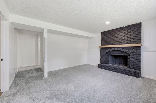 8815 N Grand Avenue, Kansas City, MO 64155