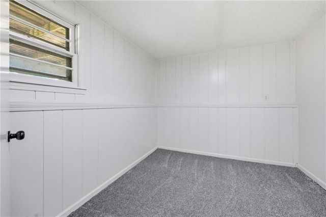 8815 N Grand Avenue, Kansas City, MO 64155