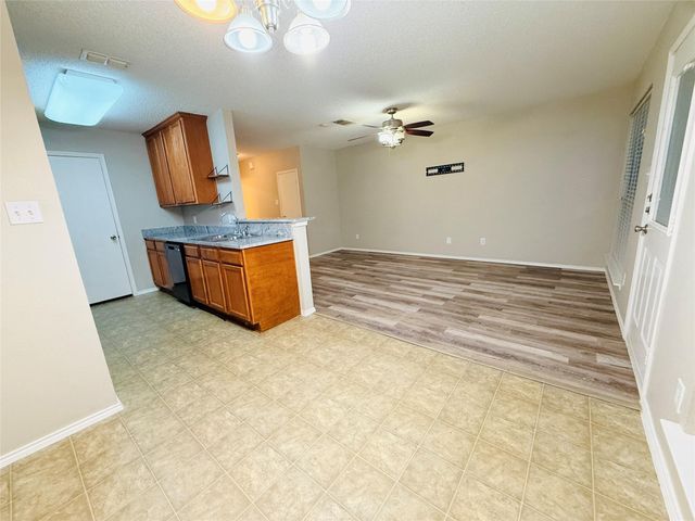 5708 Giddyup Lane 43, Fort Worth, TX 76179