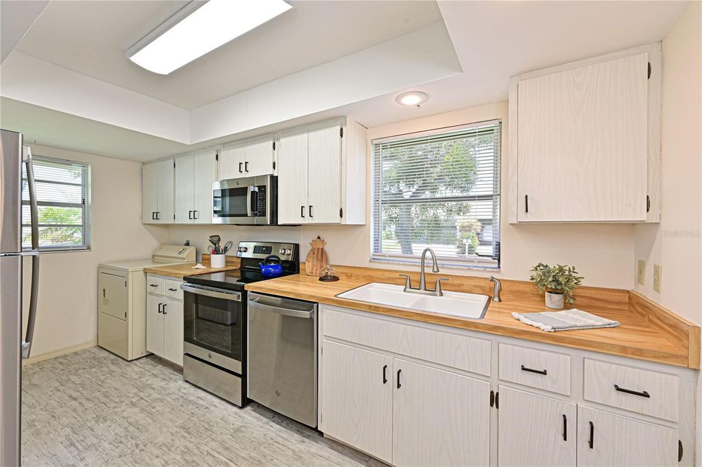 Image 10 of property listing at 4726 POTOMAC CIRCLE, Bradenton, FL 34210