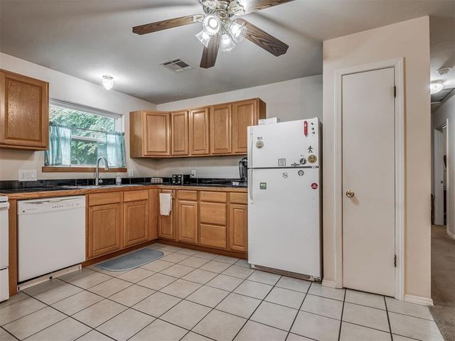 223 W 5th Street, Edmond, OK 73003