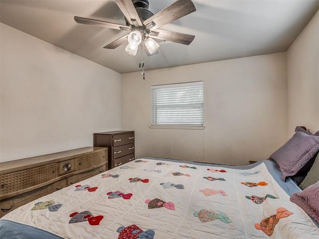 223 W 5th Street, Edmond, OK 73003