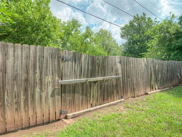 223 W 5th Street, Edmond, OK 73003