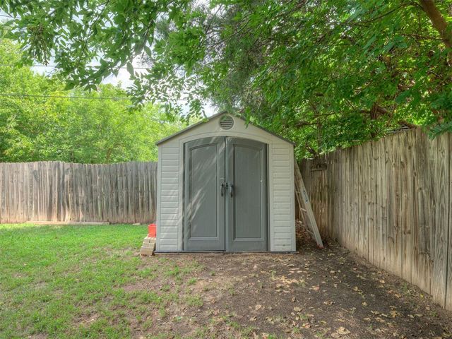 223 W 5th Street, Edmond, OK 73003