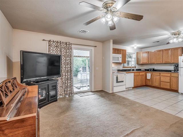 223 W 5th Street, Edmond, OK 73003