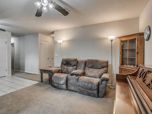 223 W 5th Street, Edmond, OK 73003