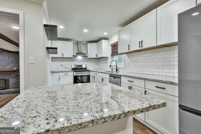 160 Winona Drive, Fayetteville, GA 30214