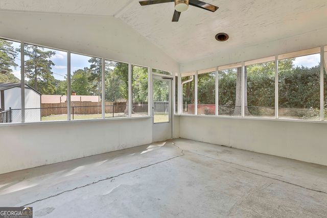 160 Winona Drive, Fayetteville, GA 30214