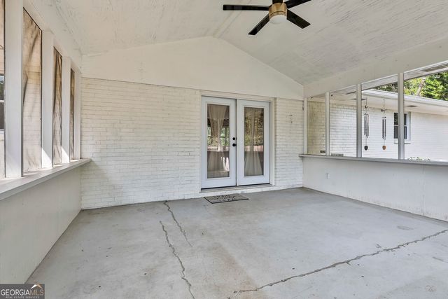 160 Winona Drive, Fayetteville, GA 30214