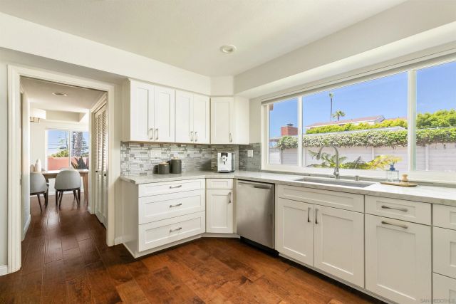 6721 Draper, La Jolla, CA 92037