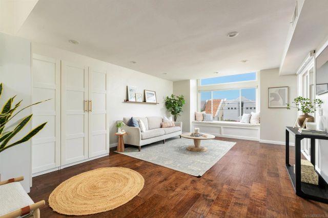 6721 Draper, La Jolla, CA 92037