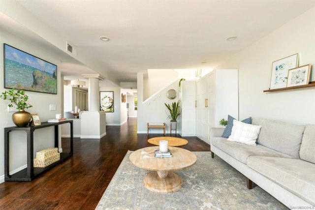 6721 Draper, La Jolla, CA 92037