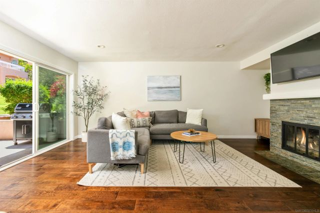 6721 Draper, La Jolla, CA 92037