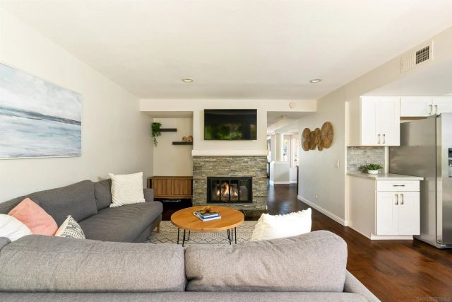6721 Draper, La Jolla, CA 92037