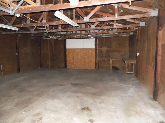 10495 E State Road 8 Road, Knox, IN 46534