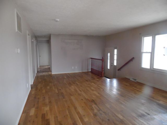 10495 E State Road 8 Road, Knox, IN 46534