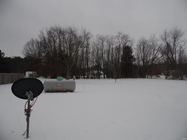 10495 E State Road 8 Road, Knox, IN 46534