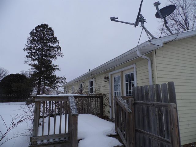 10495 E State Road 8 Road, Knox, IN 46534