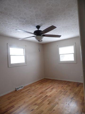 10495 E State Road 8 Road, Knox, IN 46534