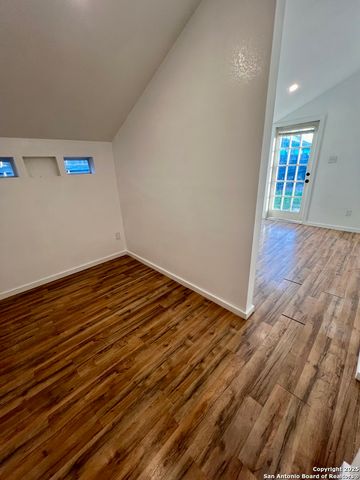 611 Barrett Pl, San Antonio, TX 78225