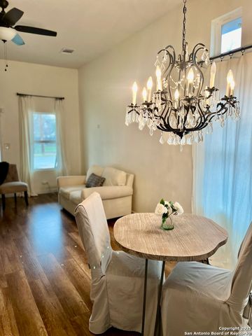 611 Barrett Pl, San Antonio, TX 78225