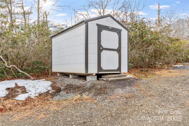 238 Cherry Hollow, Burnsville, NC 28714