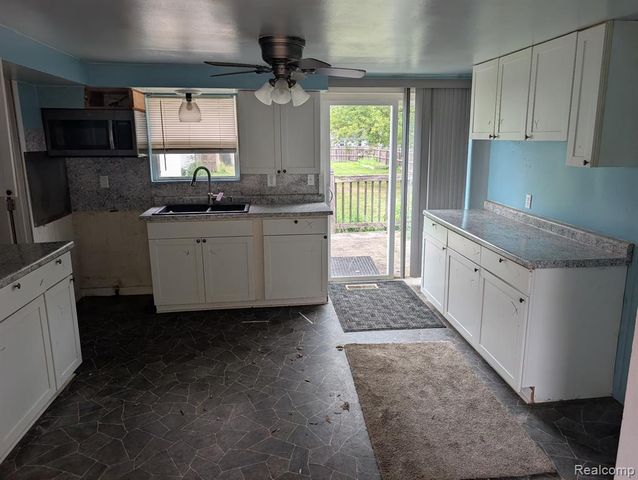 1334 Transue Avenue, Burton, MI 48509