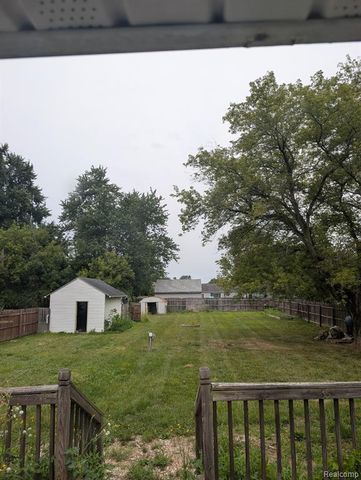 1334 Transue Avenue, Burton, MI 48509