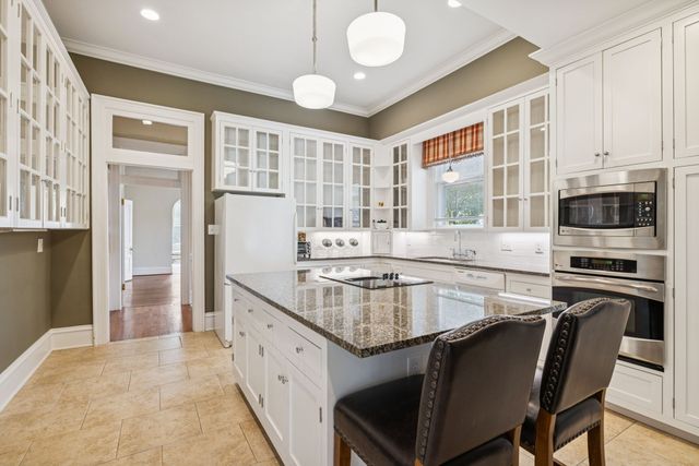 215 4th Ave, S, Franklin, TN 37064