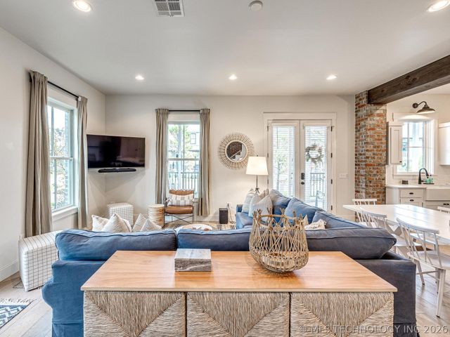 11 Redbud Street, Carlton Landing, OK 74432