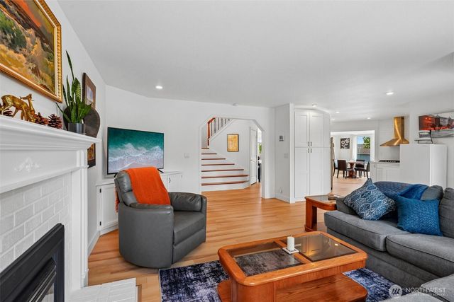 4608 Browns Point Boulevard, Tacoma, WA 98422