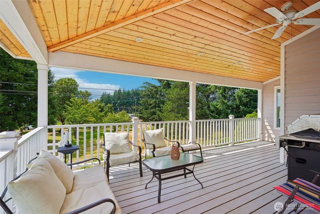 4608 Browns Point Boulevard, Tacoma, WA 98422